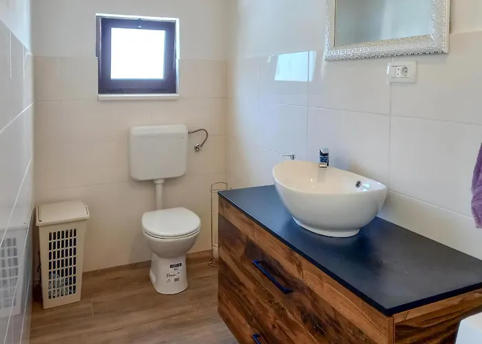 Дом отдыха 4 Bedroom Amazing In Prkos