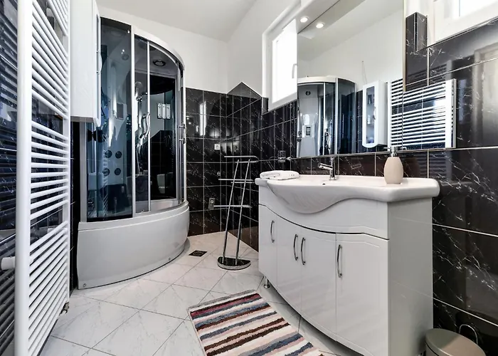 4 Bedroom Amazing In Prkos