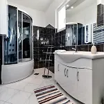 4 Bedroom Amazing In Prkos