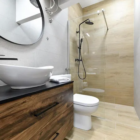 4 Bedroom Amazing In Holiday home Prkos