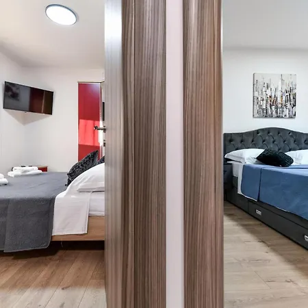 4 Bedroom Amazing In *