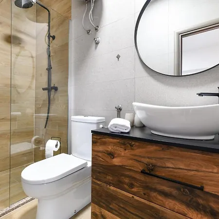 Holiday home 4 Bedroom Amazing In