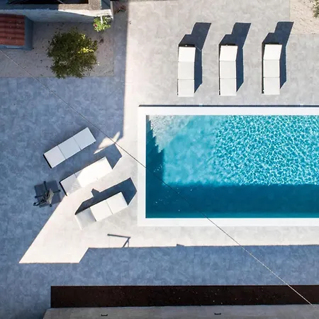 4 Bedroom Amazing In *