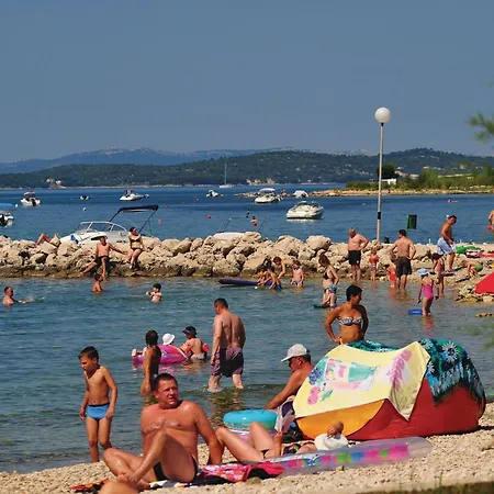 Holiday home 4 Bedroom Amazing In *