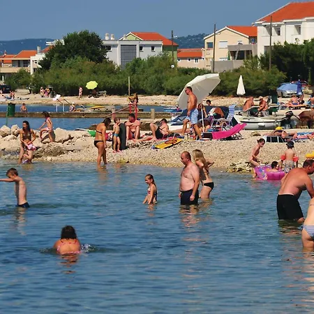 Holiday home 4 Bedroom Cozy In Prkos